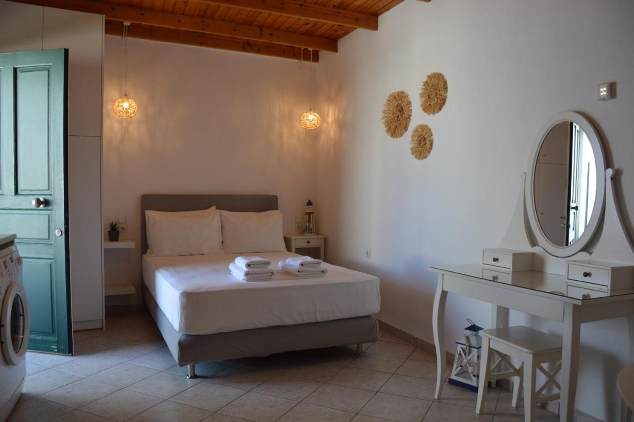 Cute Studio in Milos Tripiti Esterno foto