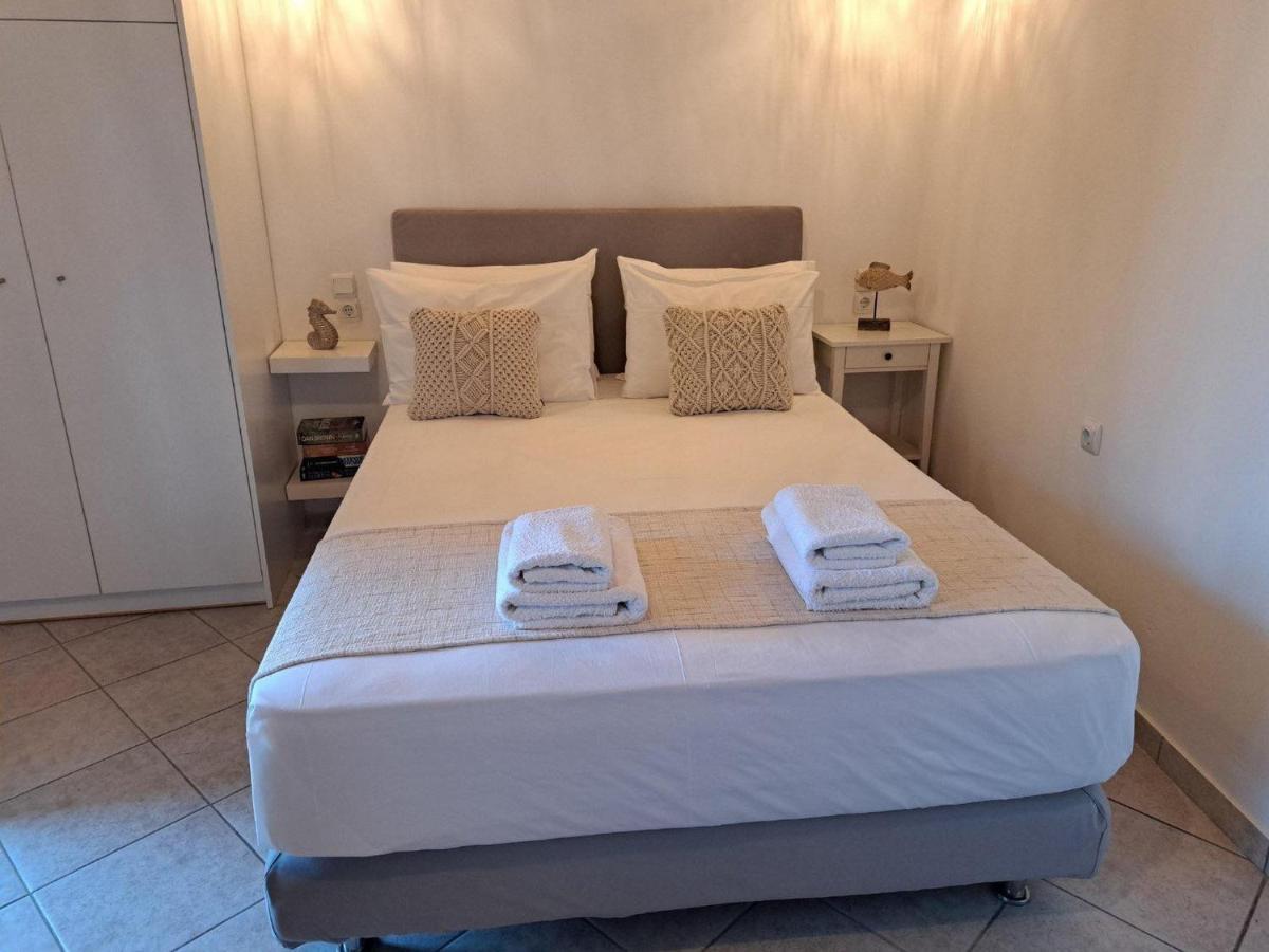 Cute Studio in Milos Tripiti Esterno foto