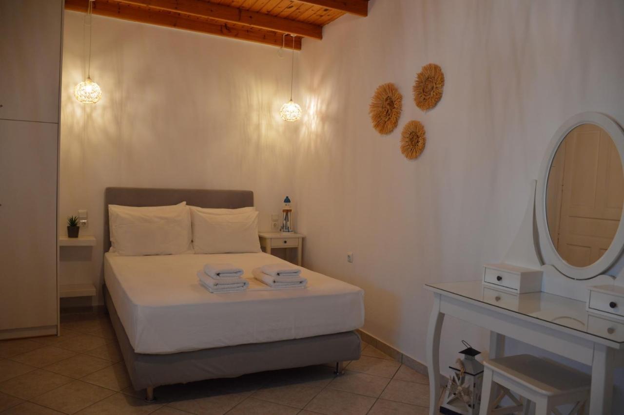 Cute Studio in Milos Tripiti Esterno foto