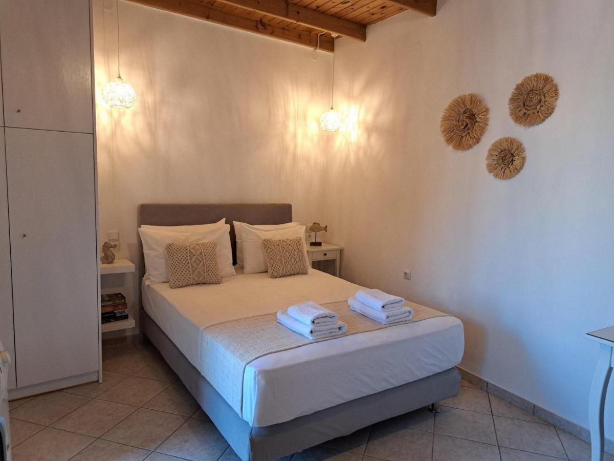Cute Studio in Milos Tripiti Esterno foto